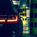 Automóvel em garagem